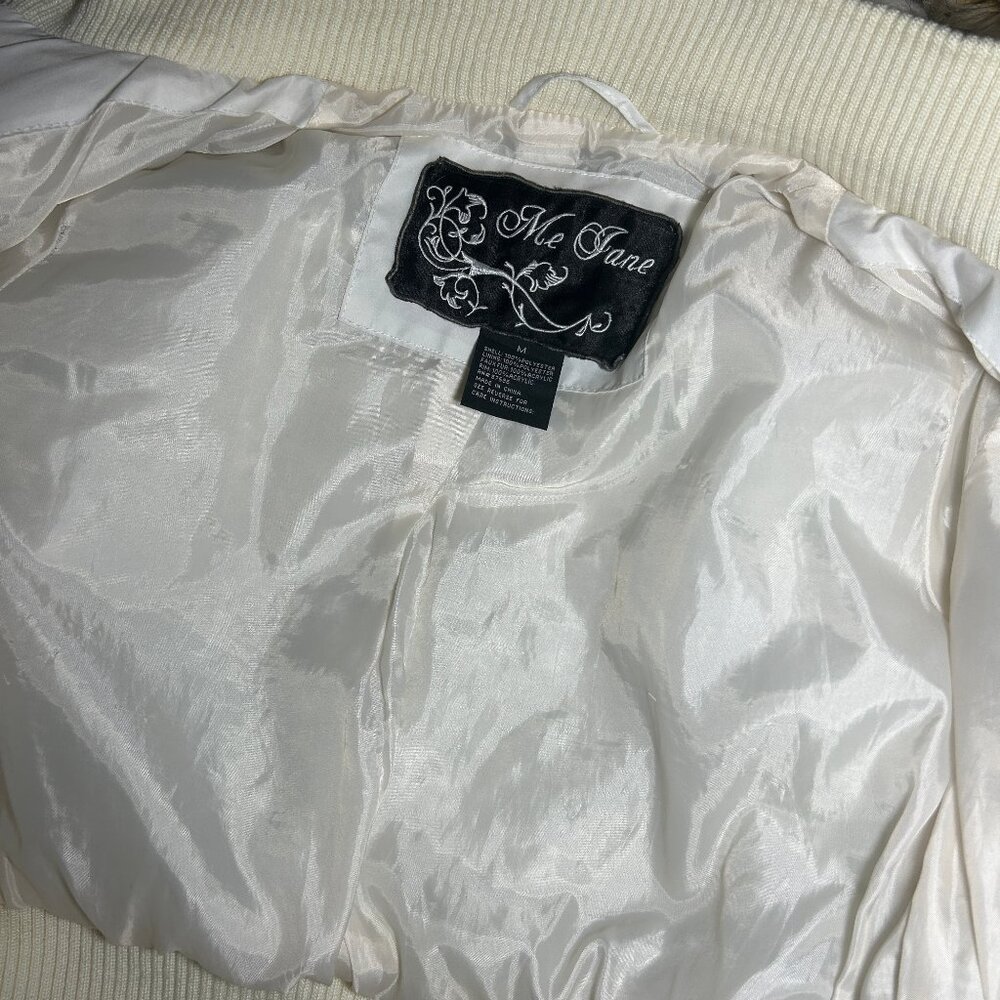 Hooded White Cropped Puffer Jacket with Faux Fur Trim - Picture 2 of 9
